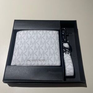 Micheal Kors Wallet & Keychain